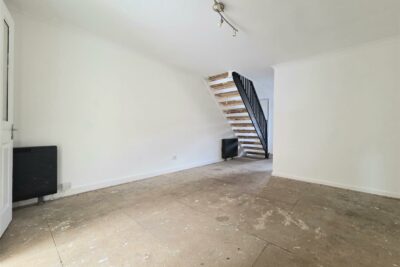 house - terraced for rent greetham street