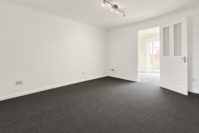 house - terraced for rent greetham street