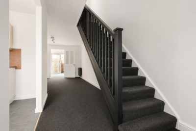 house - terraced for rent greetham street