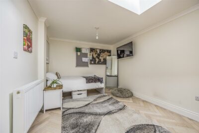 house - semi-detached for sale glenwood road