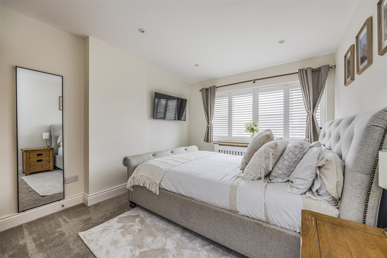 house - semi-detached for sale glenwood road