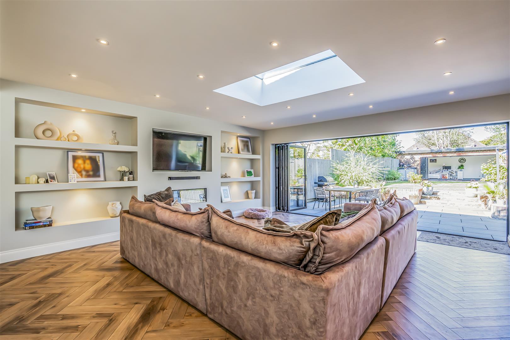 house - detached for sale brecon avenue