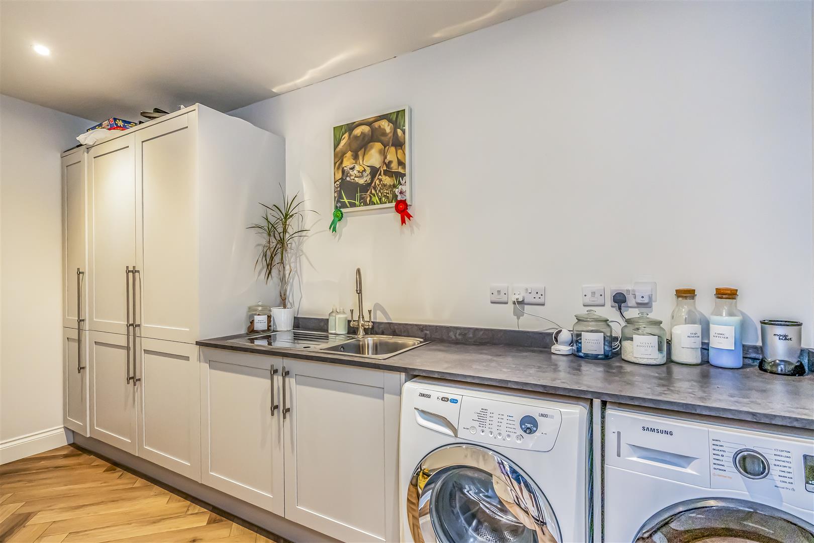house - detached for sale brecon avenue