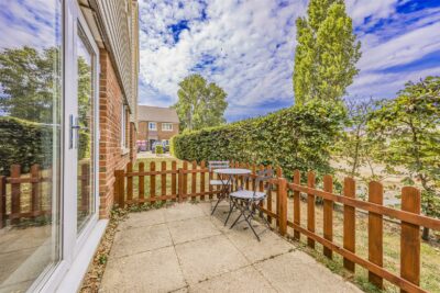 apartment for sale priors orchard