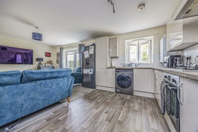 apartment for sale priors orchard