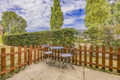 apartment for sale priors orchard