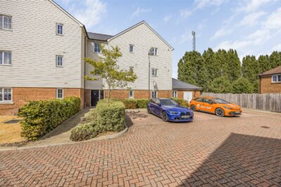 apartment for sale priors orchard