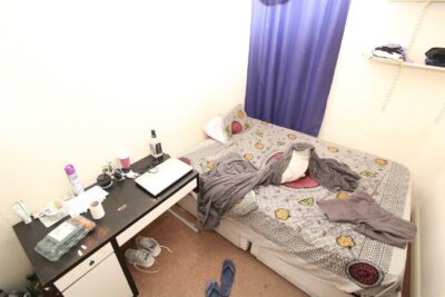 room for rent laura street