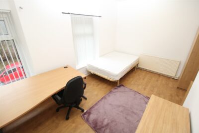 house - terraced for rent laura street