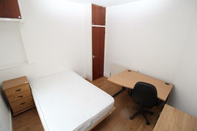 house - terraced for rent laura street