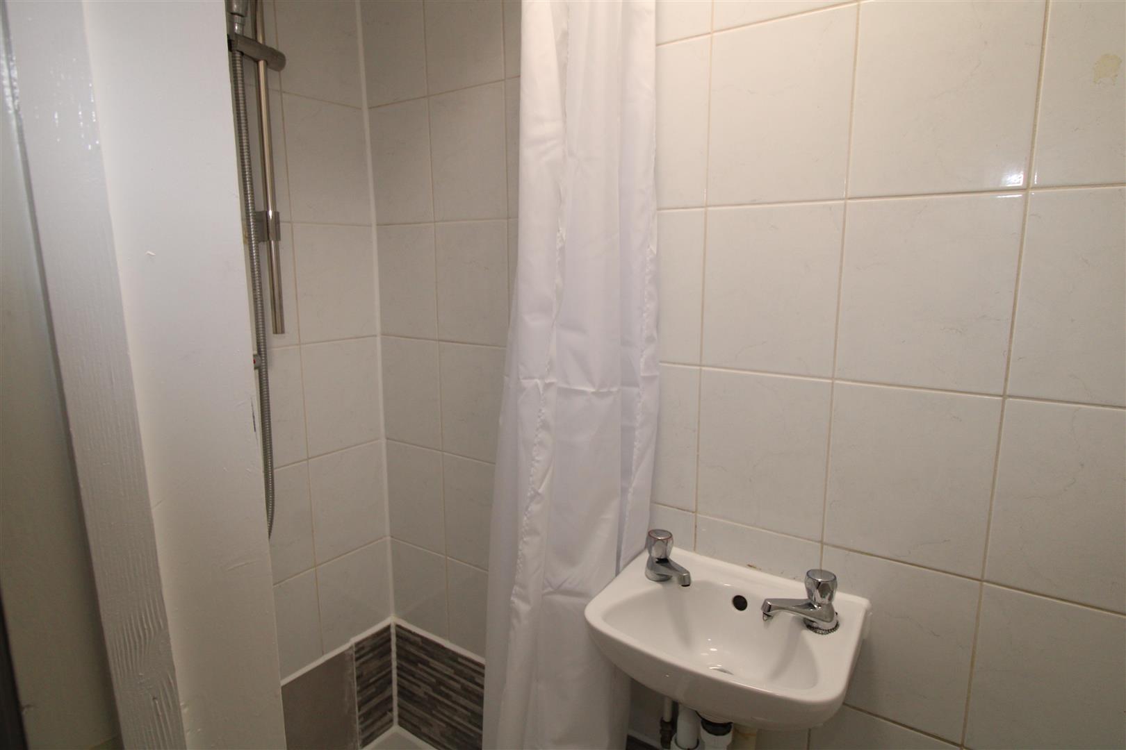 house for rent queen street