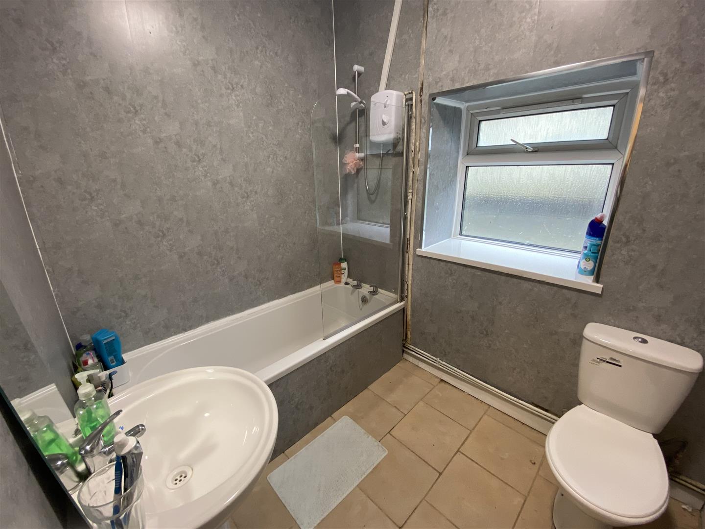 room for rent cardiff road