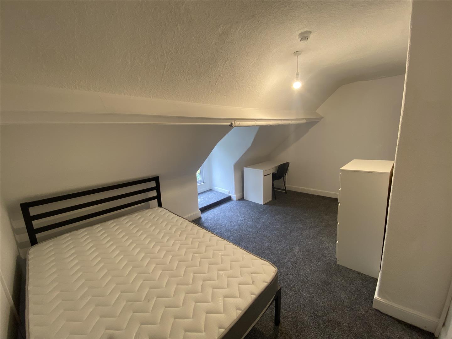 room for rent broadway