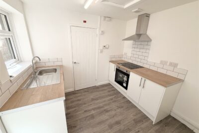 house - terraced for rent duffryn street