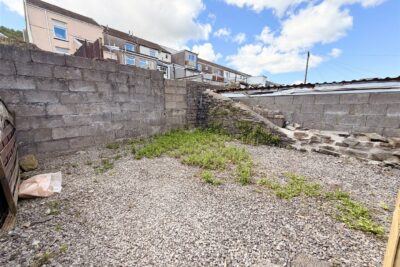 house - terraced for rent duffryn street