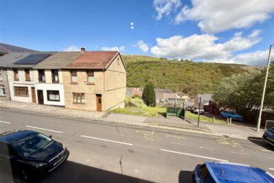 house - terraced for rent duffryn street