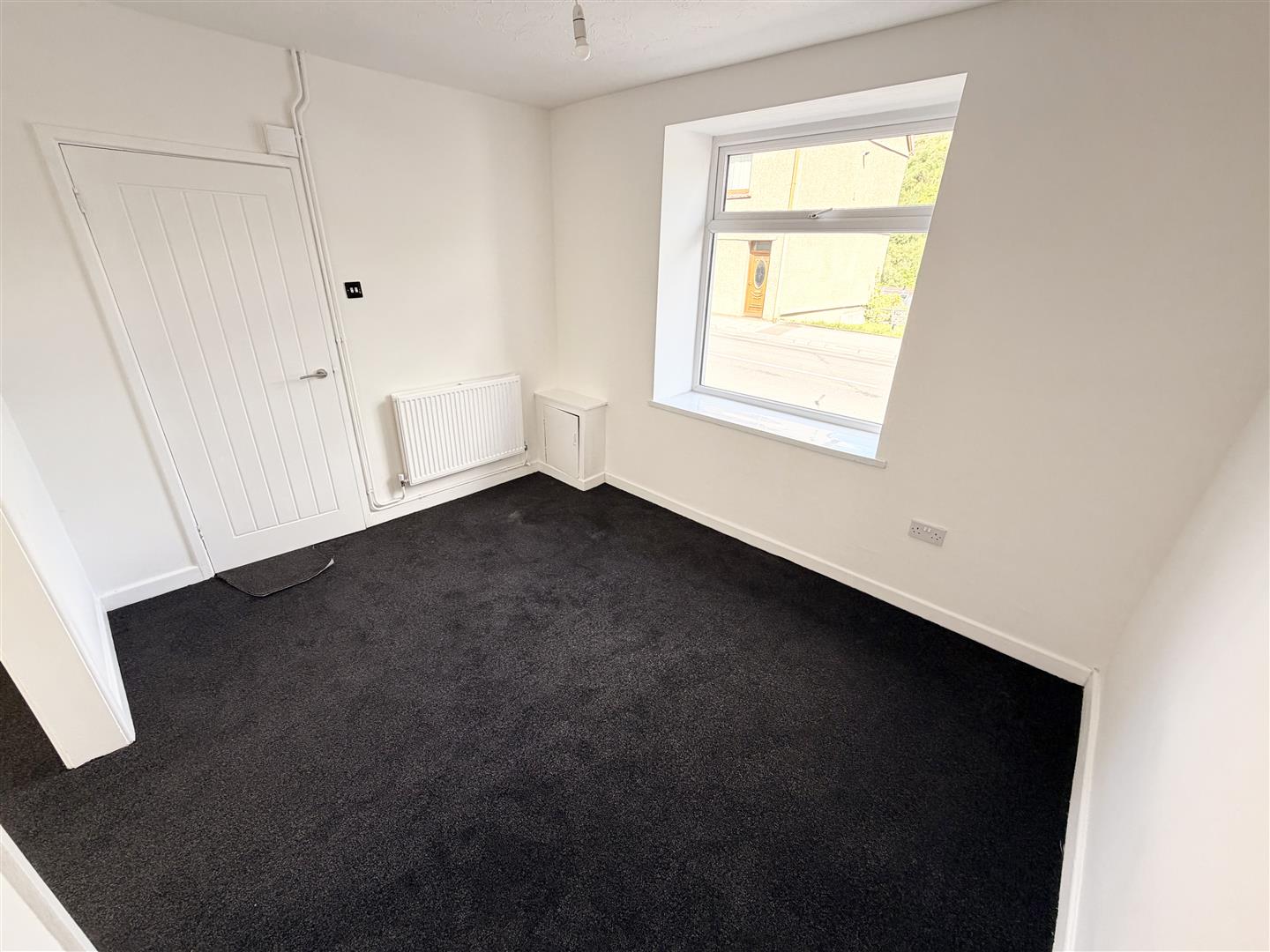 house - terraced for rent duffryn street
