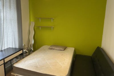 room for rent laura street