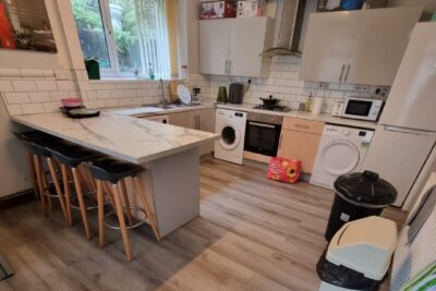 room for rent wood road treforest,