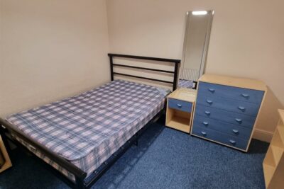 room for rent wood road treforest,