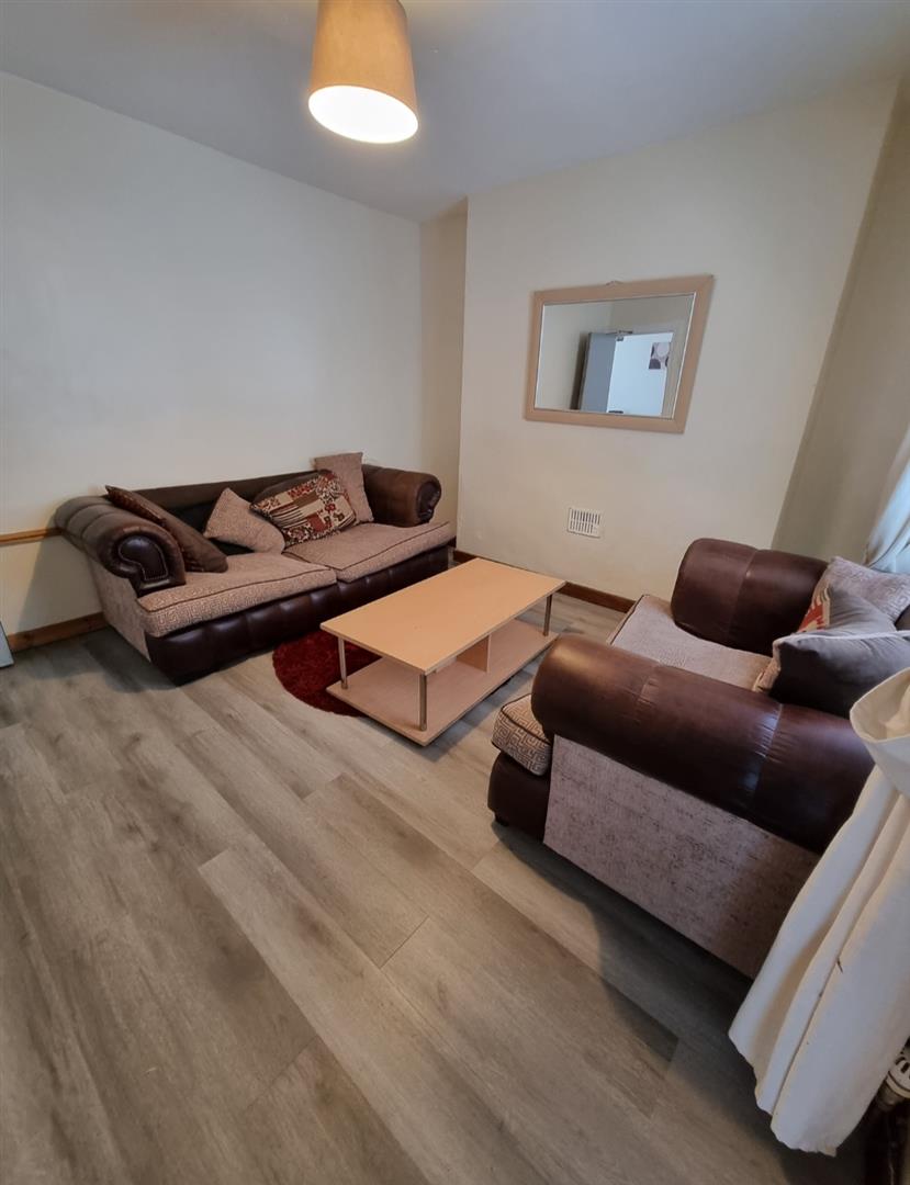 room for rent wood road treforest,