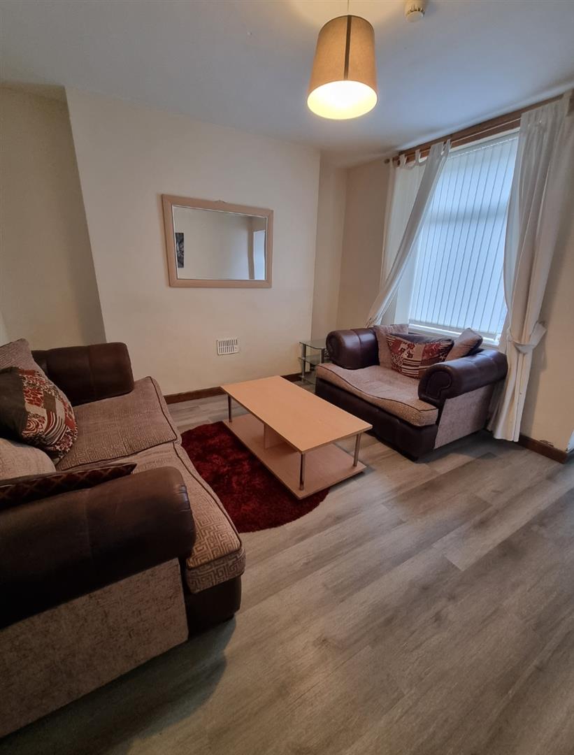 room for rent wood road treforest,