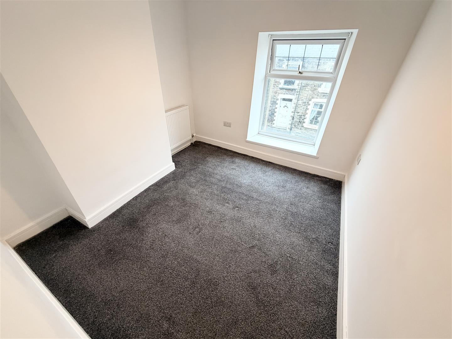 house - terraced for rent princess street