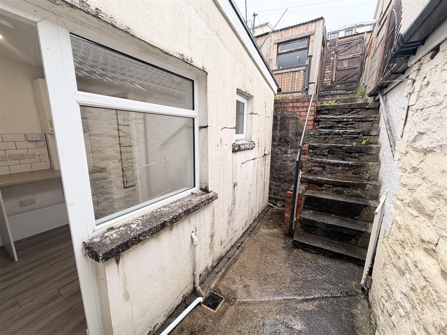house - terraced for rent princess street