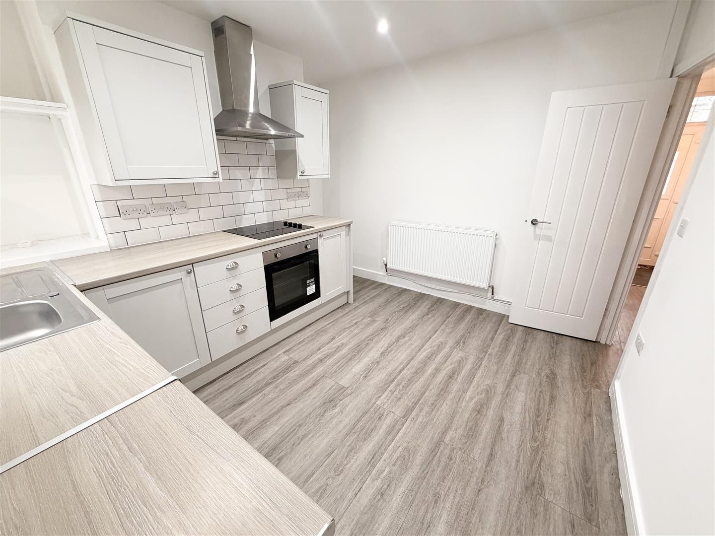 house - terraced for rent princess street