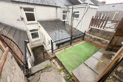 house - terraced for rent princess street