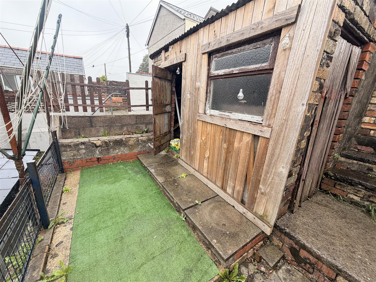 house - terraced for rent princess street