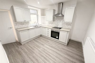 house - terraced for rent princess street