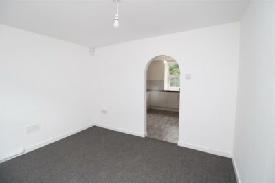 house - terraced for rent tyntyla road