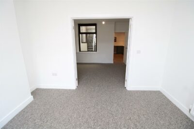 house - terraced for rent mountain ash road
