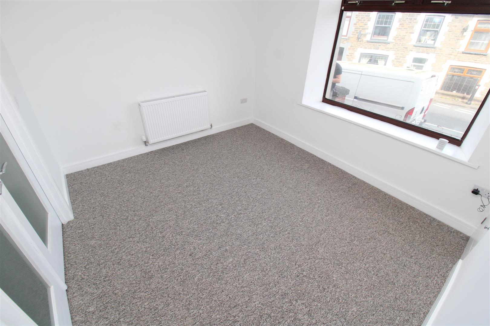 house - terraced for rent mountain ash road