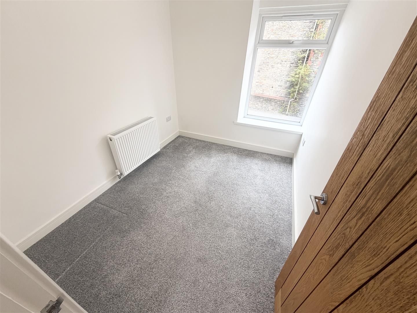 house for rent pontypridd road