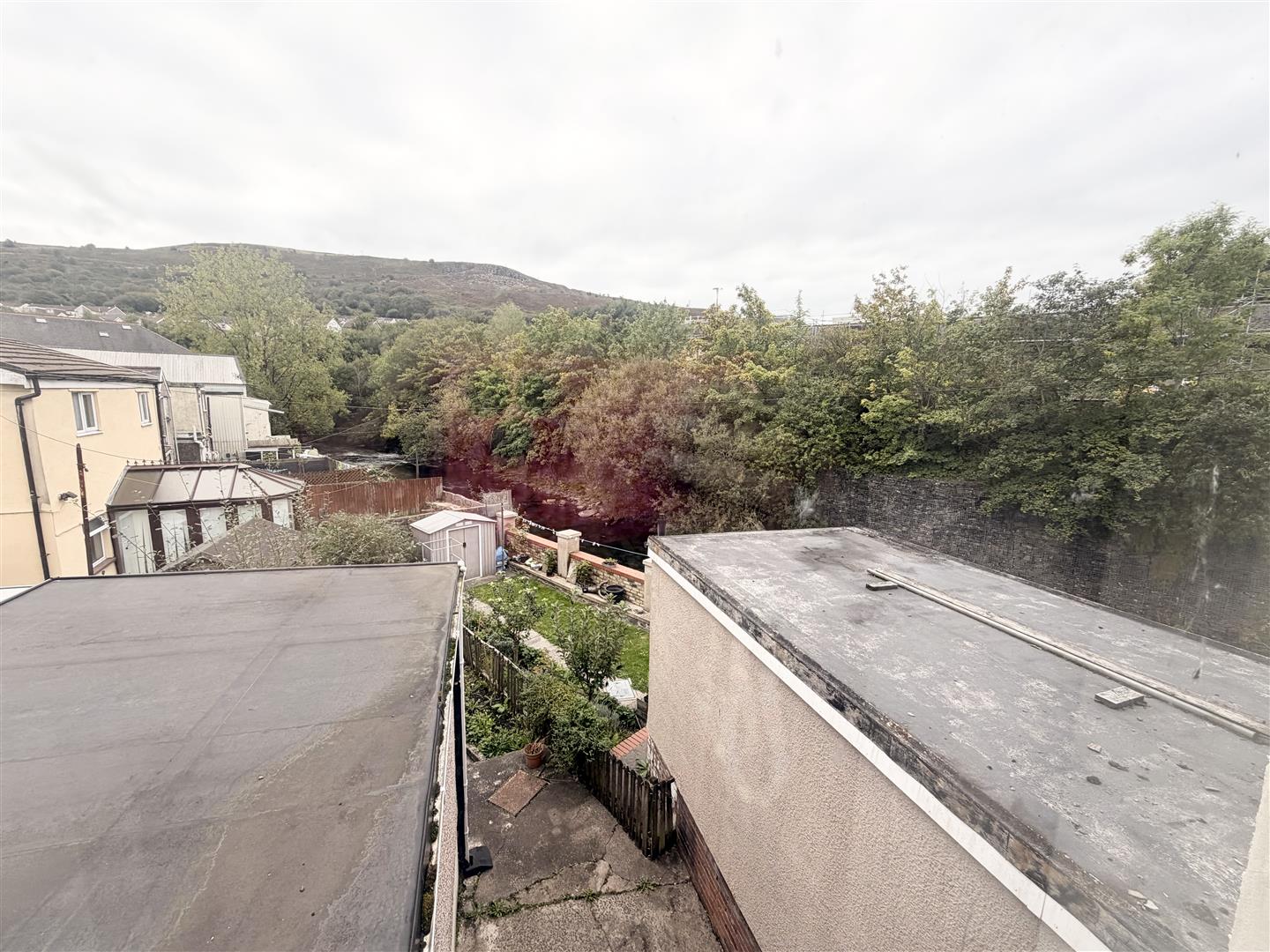 house for rent pontypridd road