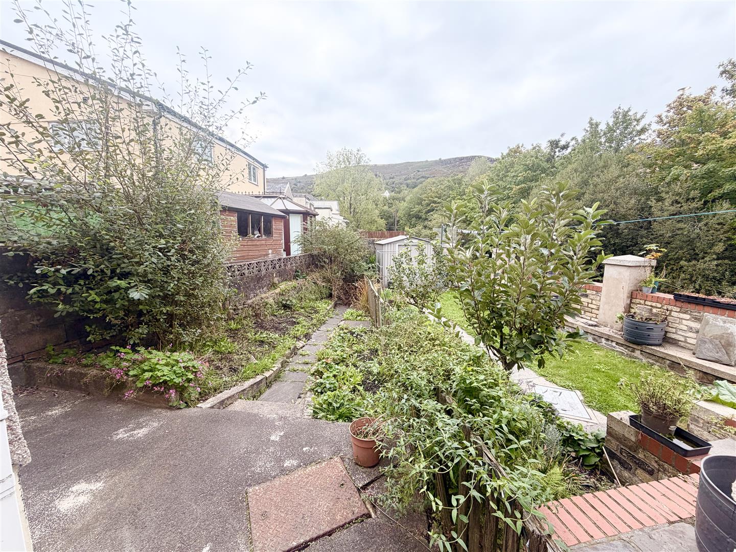 house for rent pontypridd road