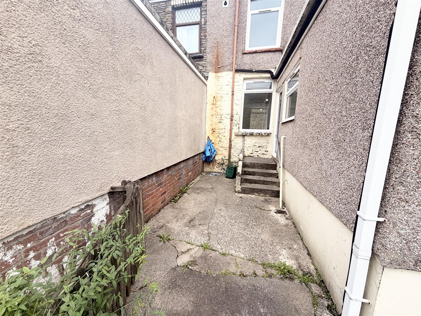house for rent pontypridd road