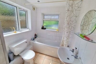 house - terraced for rent wood road