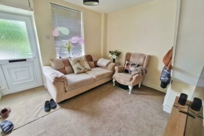 house - terraced for rent wood road