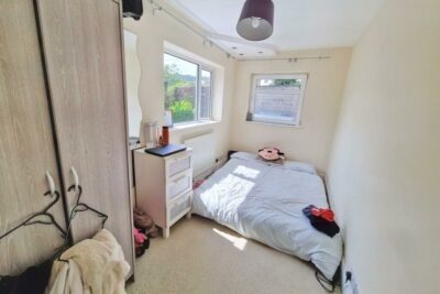 house - terraced for rent wood road