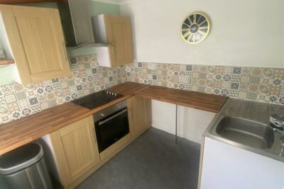 house - end terrace for rent wood road