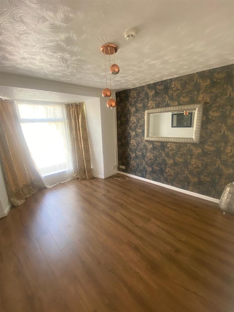 house - end terrace for rent wood road