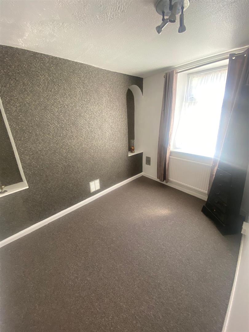 house - end terrace for rent wood road
