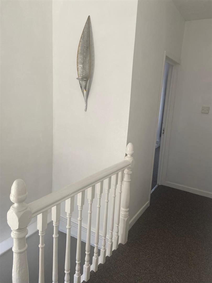 house - end terrace for rent wood road