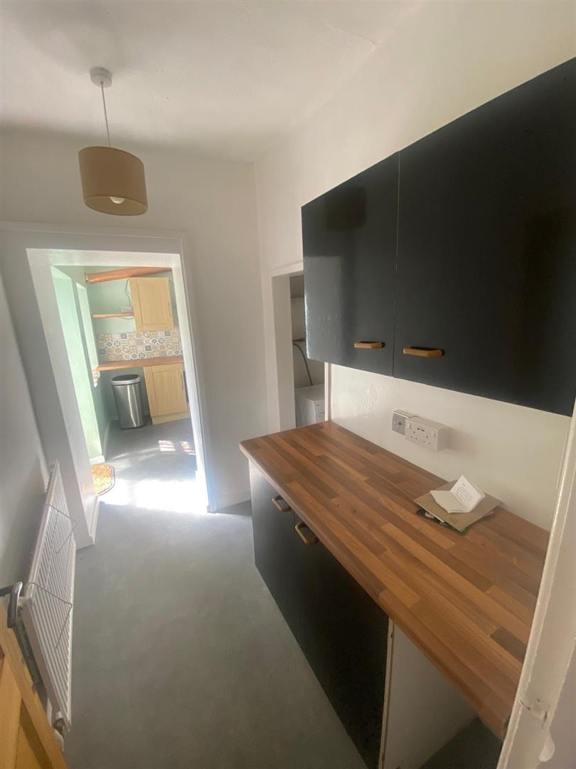 house - end terrace for rent wood road