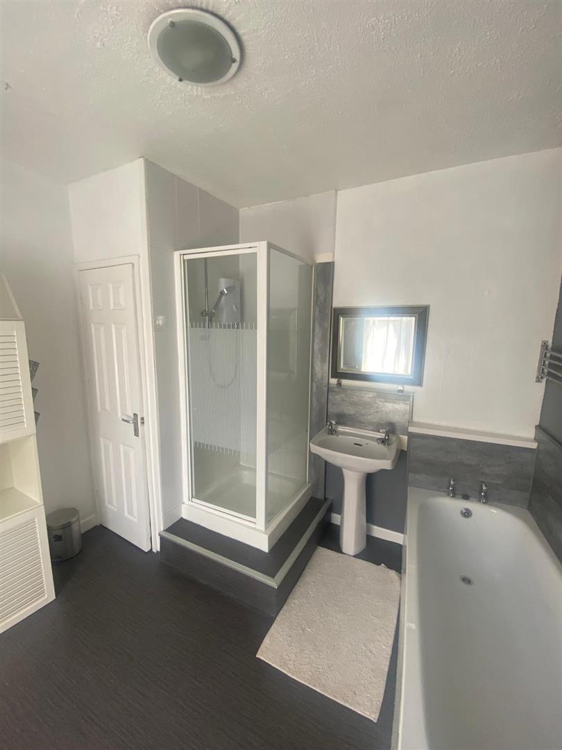 house - end terrace for rent wood road
