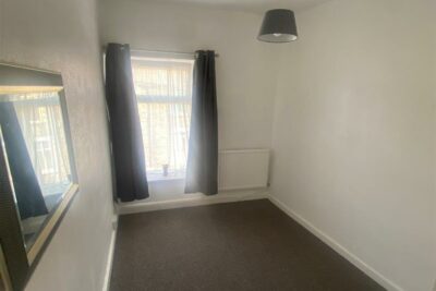 house - end terrace for rent wood road