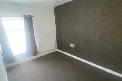 house - end terrace for rent wood road